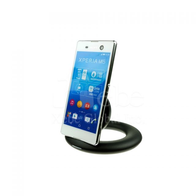 Standing wireless charger