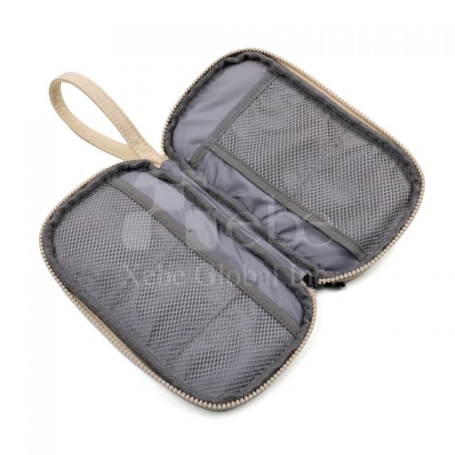 a small number of customized 3C storage bags