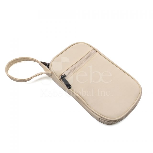 a small number of customized 3C storage bags