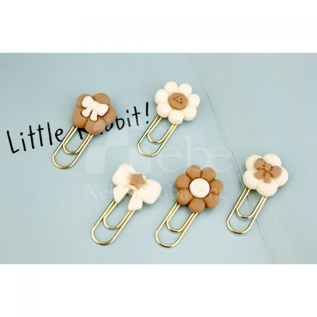 three dimensional paper drawstring bow shape